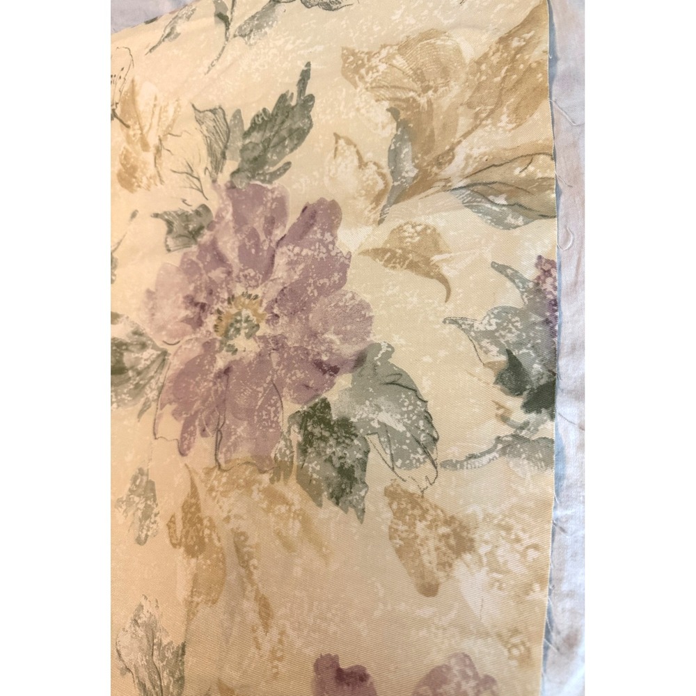 New Richloom Fabric 23" by 33" Platinum‎ Beige Floral Flowers Cream Remnant